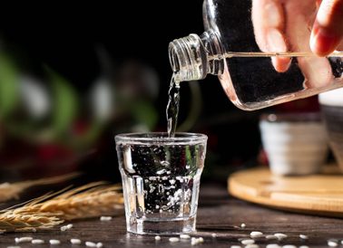 白酒中的苦味能判斷是否是糧食酒？